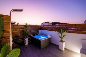 Acropolis view luxury studio with Jacuzzi